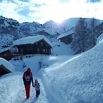 Samson Chalet